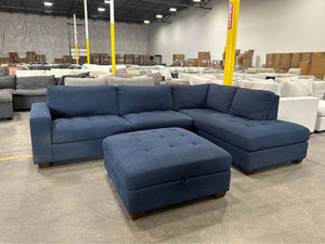 Thomasville Devyn Fabric Sectional w/Storage Ottoman (Navy)