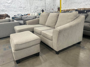 Light Gray Reversible Chaise Sectional w/Ottoman